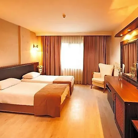 Ustun Alsancak 3*